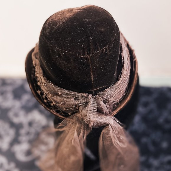 Lord & Taylor Victorian VTG 1940s Steampunk Style Velvet Lace Net Riding Top Hat - Picture 9 of 15
